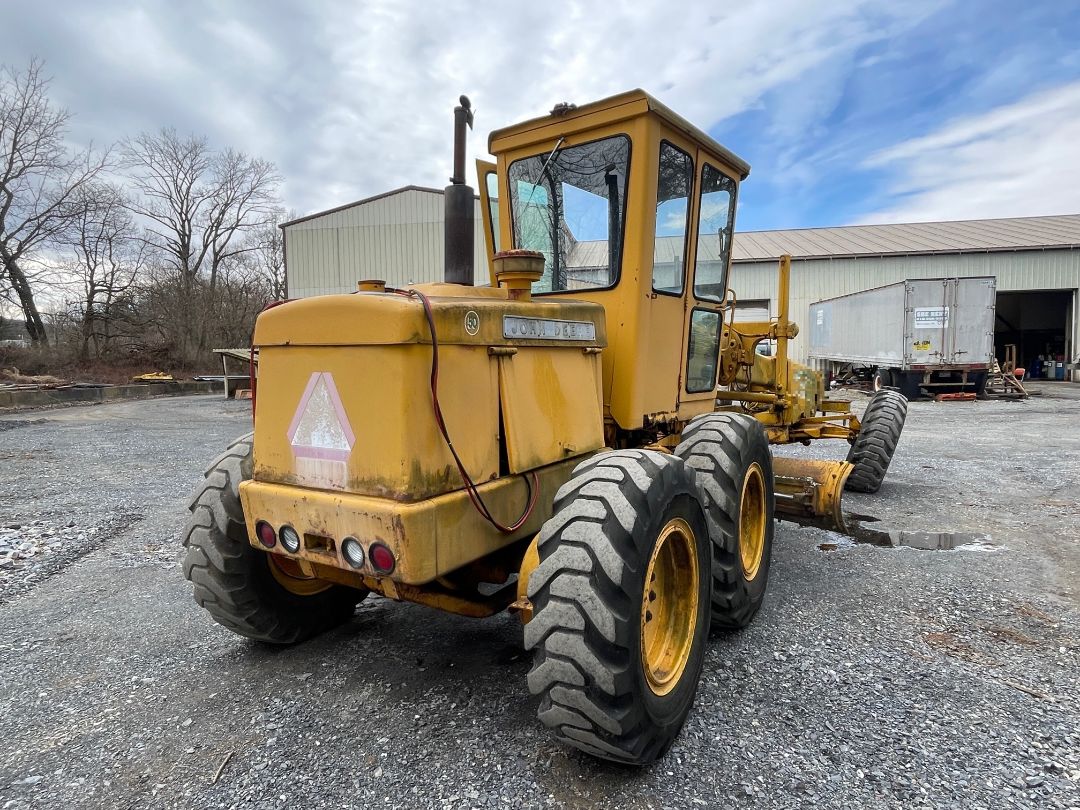 1979 DEERE 570A - Image 5